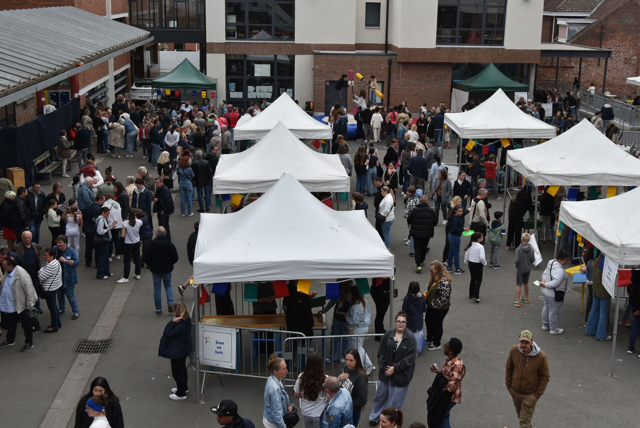 18 mai : la grande kermesse au college